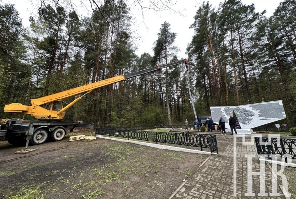 Шестиметровый металлический крест появился у мемориала в Каменецком районе Шестиметровый металлический крест появился у мемориала в Каменецком районе