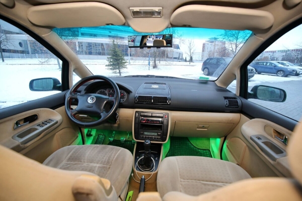 «Если отвезти машину на детейлинг, будет совсем лялечка!» Белорус о VW Sharan, который 13 лет находится в одних руках «Если отвезти машину на детейлинг, будет совсем лялечка!» Белорус о VW Sharan, который 13 лет находится в одних руках