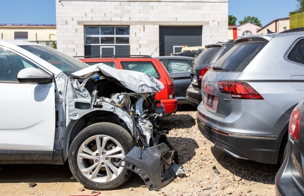 «Теперь только на запчасти». Белорус купил в Америке «биток», но восстановить его не смог