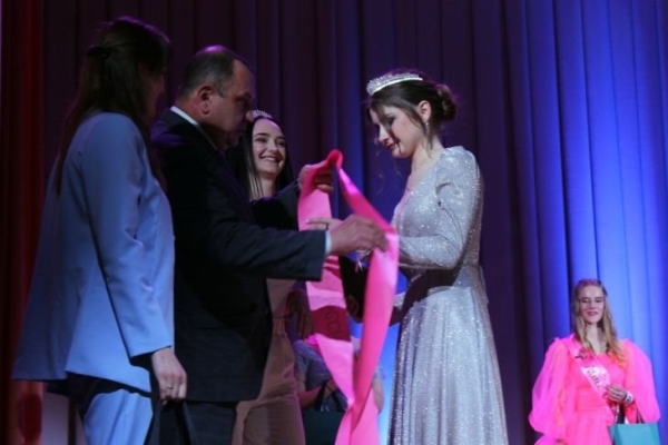 В Кобрине прошел конкурс грации и артистического мастерства «Мисс Весна – 2023»