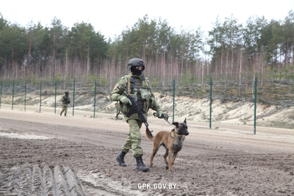 Журналисты иностранных СМИ побывали на границе с Украиной
