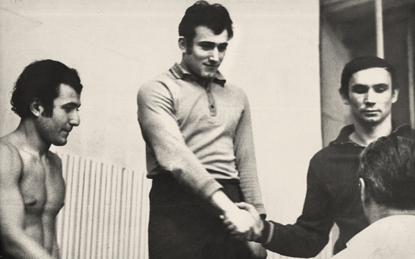 Спас людей из тонущего троллейбуса ценой карьеры. История советского пловца-супергероя Спас людей из тонущего троллейбуса ценой карьеры. История советского пловца-супергероя