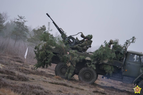 На полигоне «Брестский» отработали уничтожение незаконного вооруженного формирования