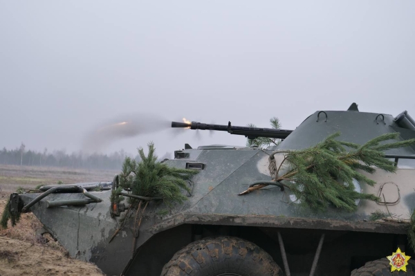 На полигоне «Брестский» отработали уничтожение незаконного вооруженного формирования