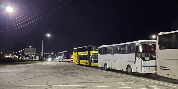 На автобусе в Польшу. Сколько придется простоять в очереди на белорусской границе? На автобусе в Польшу. Сколько придется простоять в очереди на белорусской границе?