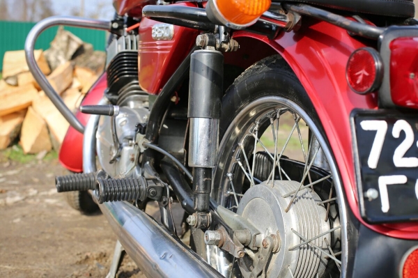 Белорус продает «Яву» за 1 500 долларов по курсу