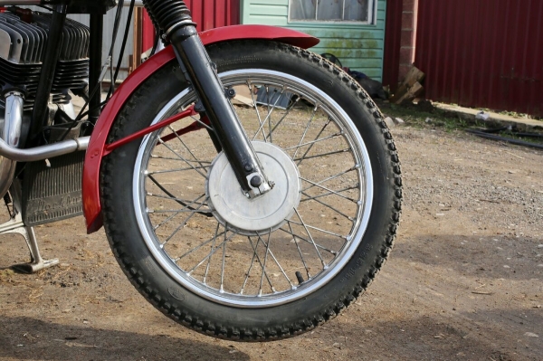 Белорус продает «Яву» за 1 500 долларов по курсу