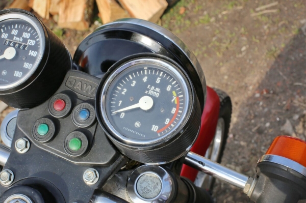 Белорус продает «Яву» за 1 500 долларов по курсу