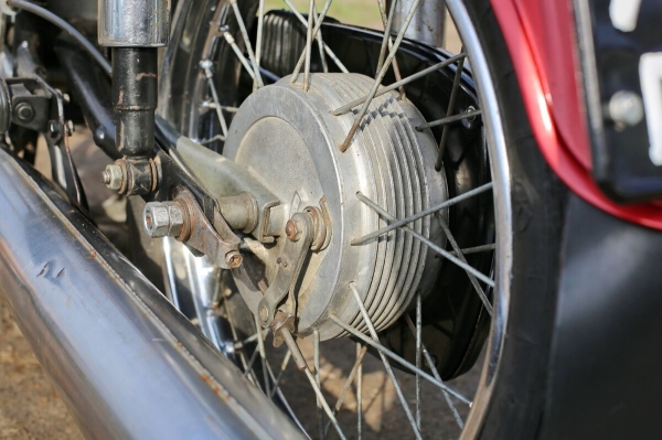 Белорус продает «Яву» за 1 500 долларов по курсу