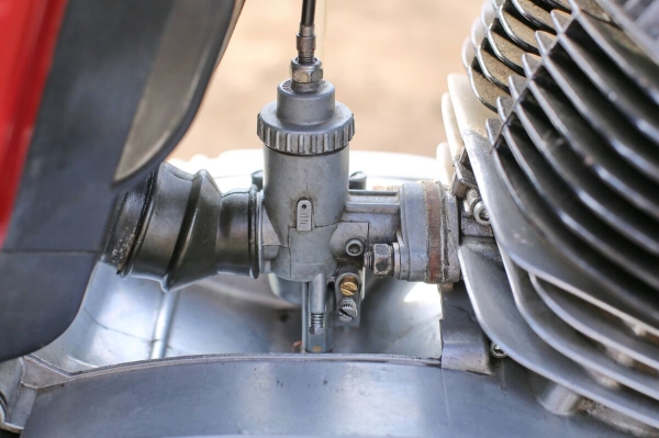 Белорус продает «Яву» за 1 500 долларов по курсу