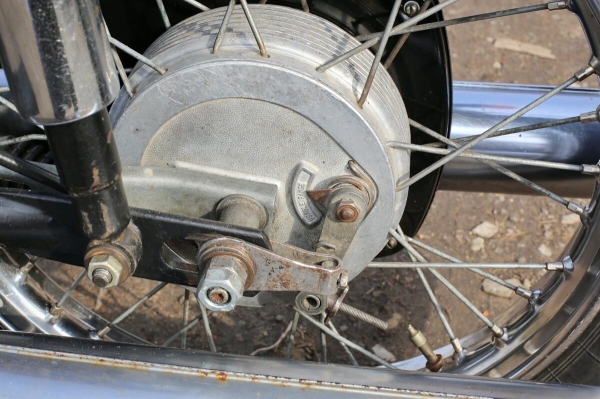 Белорус продает «Яву» за 1 500 долларов по курсу