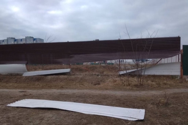 Дело об упавшей на машину с крыши дома бетонной балке. Владелица выиграла суд спустя год