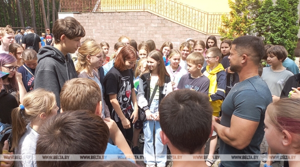 Начинал тренировки в самодельном спортзале. Виктор Братченя рассказал детям о своем пути к успеху Начинал тренировки в самодельном спортзале. Виктор Братченя рассказал детям о своем пути к успеху