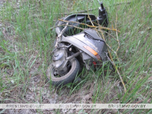 В Лунинецком районе подростки угнали и спрятали в лесу неисправный скутер