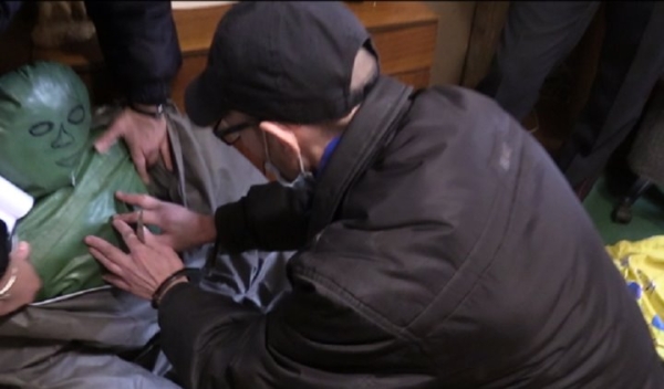 Белорус ударил ножом брата-инвалида, а после и себя, чтобы инсценировать нападение. Подробности расследования Белорус ударил ножом брата-инвалида, а после и себя, чтобы инсценировать нападение. Подробности расследования