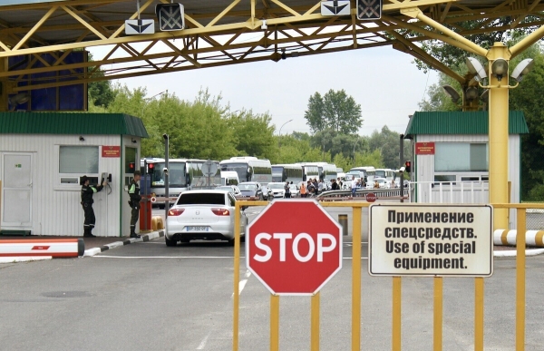 «Грубо говоря, мы откатились в 90-е». Польский брокер прокомментировал ситуацию с покупкой ОС Graniczna на границе «Грубо говоря, мы откатились в 90-е». Польский брокер прокомментировал ситуацию с покупкой ОС Graniczna на границе