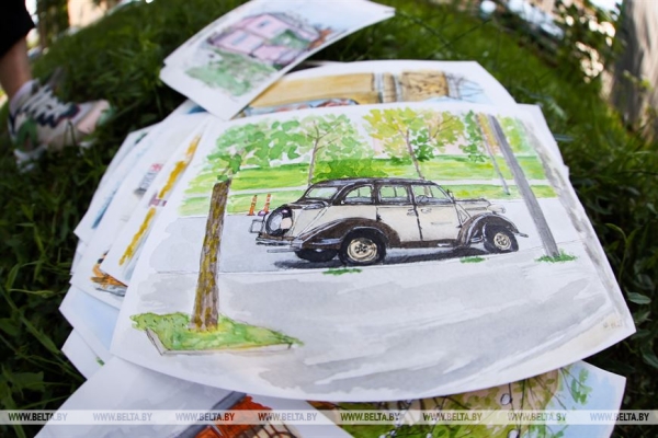 Уволилась с нелюбимой работы и рисует. Брестчанка в скетчах признается в любви родному городу Уволилась с нелюбимой работы и рисует. Брестчанка в скетчах признается в любви родному городу