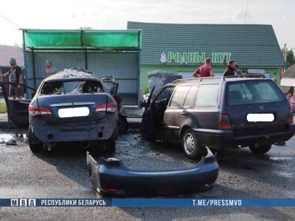 Пятеро детей пострадали в ДТП. Видео серьезного ДТП в Гомельской области