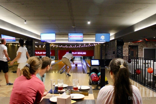 Наслаждайся вкусной кухней и играй в боулинг! На Советской в центре Бреста открылось новое кафе «David Bowley». Бронь столиков и дорожек