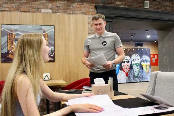 Наслаждайся вкусной кухней и играй в боулинг! На Советской в центре Бреста открылось новое кафе «David Bowley». Бронь столиков и дорожек