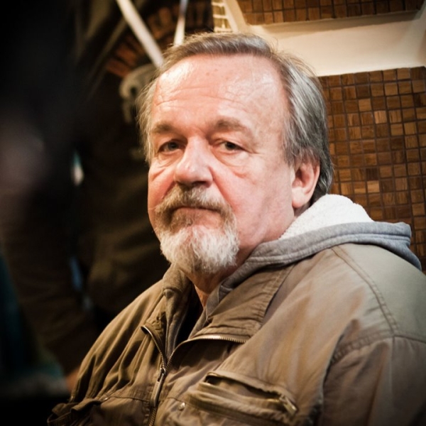 Умер легендарный переводчик «Терминатора» и тысяч других фильмов: в 90-х вы все слышали его голос Умер легендарный переводчик «Терминатора» и тысяч других фильмов: в 90-х вы все слышали его голос