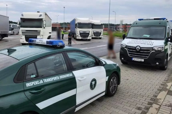 В Польше экипаж белорусов попался транспортникам при «фокусах» с тахографом В Польше экипаж белорусов попался транспортникам при «фокусах» с тахографом