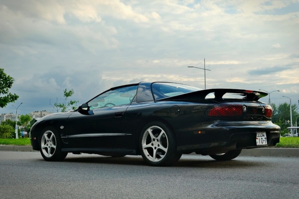 Показываем два редких Pontiac Firebird, которые есть в Беларуси Показываем два редких Pontiac Firebird, которые есть в Беларуси