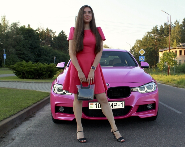 «Желающих купить эту машину предостаточно!» Девушка на розовом BMW F30 рассекает по улицам Бреста. Кто она такая? «Желающих купить эту машину предостаточно!» Девушка на розовом BMW F30 рассекает по улицам Бреста. Кто она такая?