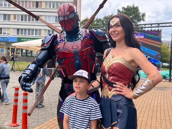 Полтонны мороженого, розыгрыши, фан-зона: праздник в честь II Игр стран СНГ устроили в Бресте Полтонны мороженого, розыгрыши, фан-зона: праздник в честь II Игр стран СНГ устроили в Бресте