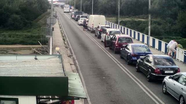 Житель Брестского района продавал место в очереди на границе. Что теперь грозит?