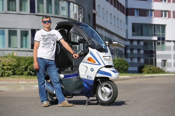 «Покупал за $2 200, но для меня — цены ему нет!» Белорус приобрёл редкий скутер BMW C1 «Покупал за $2 200, но для меня — цены ему нет!» Белорус приобрёл редкий скутер BMW C1