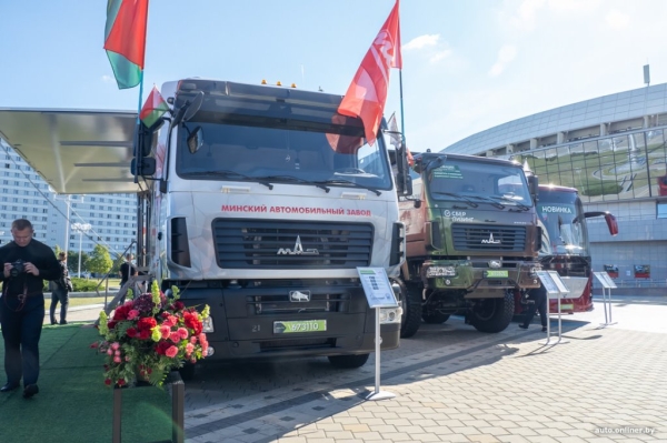 МАЗ провел белорусскую презентацию своего нового междугороднего автобуса