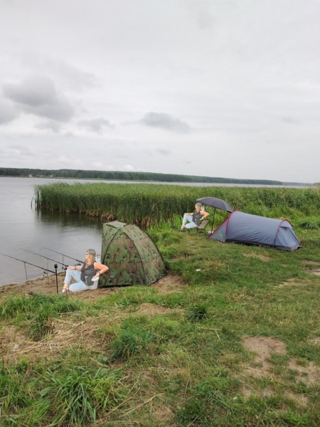 «Женщина-кошка» из Минска стала мемом. В автомобильных пабликах «пожар»
