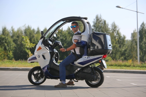 «Покупал за $2 200, но для меня — цены ему нет!» Белорус приобрёл редкий скутер BMW C1 «Покупал за $2 200, но для меня — цены ему нет!» Белорус приобрёл редкий скутер BMW C1