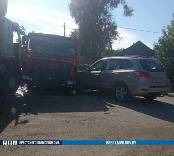 Два грузовика и Hyundai. Подробности ДТП в Ивановском районе