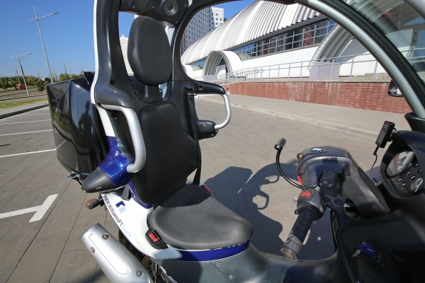 «Покупал за $2 200, но для меня — цены ему нет!» Белорус приобрёл редкий скутер BMW C1 «Покупал за $2 200, но для меня — цены ему нет!» Белорус приобрёл редкий скутер BMW C1