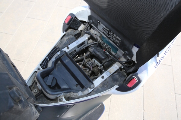 «Покупал за $2 200, но для меня — цены ему нет!» Белорус приобрёл редкий скутер BMW C1 «Покупал за $2 200, но для меня — цены ему нет!» Белорус приобрёл редкий скутер BMW C1