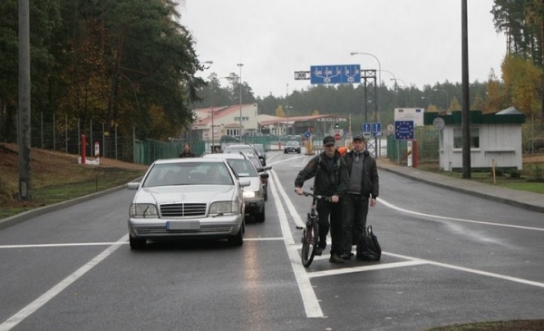 Лимиты на границе в 1000 евро действуют еще 10 дней. А потом новшества могут быть и для посылок