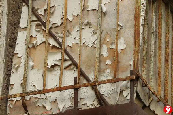 В три года весил 7 кг и спал в углу, как собака. Стали известны подробности о семье, в которой родители убили своего сына в Слуцке