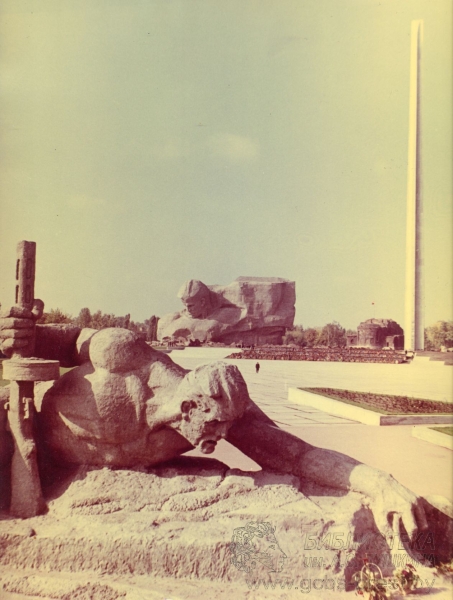 25 сентября 1971 был торжественно открыт мемориальный комплекс «Брестская крепость-герой» 25 сентября 1971 был торжественно открыт мемориальный комплекс «Брестская крепость-герой»