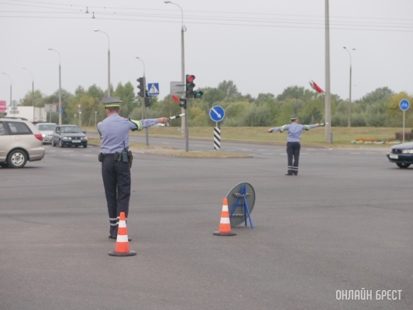 В Бресте временно закроют движение по ул. Октябрьской Революции В Бресте временно закроют движение по ул. Октябрьской Революции