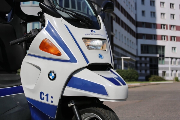 «Покупал за $2 200, но для меня — цены ему нет!» Белорус приобрёл редкий скутер BMW C1 «Покупал за $2 200, но для меня — цены ему нет!» Белорус приобрёл редкий скутер BMW C1