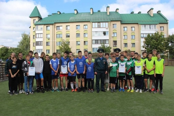 Соревнования по мини-футболу прошли в 19-й средней школе г. Бреста Соревнования по мини-футболу прошли в 19-й средней школе г. Бреста