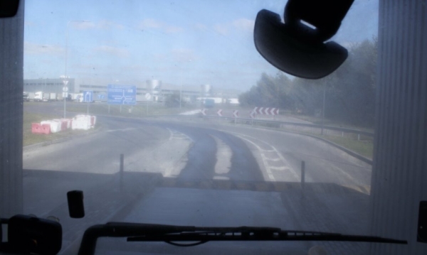 Что говорят водители об обязательной дезинфекции транспорта на границе Что говорят водители об обязательной дезинфекции транспорта на границе