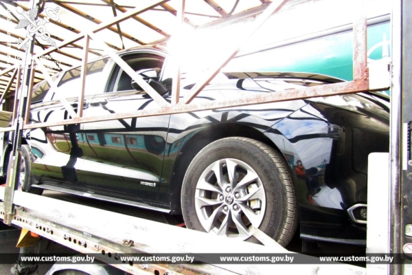 Две «Тойоты» за $30 тысяч ввозили в Беларусь. Цена оказалась неверной Две «Тойоты» за $30 тысяч ввозили в Беларусь. Цена оказалась неверной