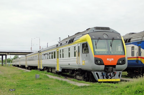 Бар в электричке и гостиница в вагоне: Самые странные и необычные поезда в Беларуси Бар в электричке и гостиница в вагоне: Самые странные и необычные поезда в Беларуси