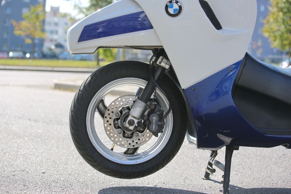 «Покупал за $2 200, но для меня — цены ему нет!» Белорус приобрёл редкий скутер BMW C1 «Покупал за $2 200, но для меня — цены ему нет!» Белорус приобрёл редкий скутер BMW C1