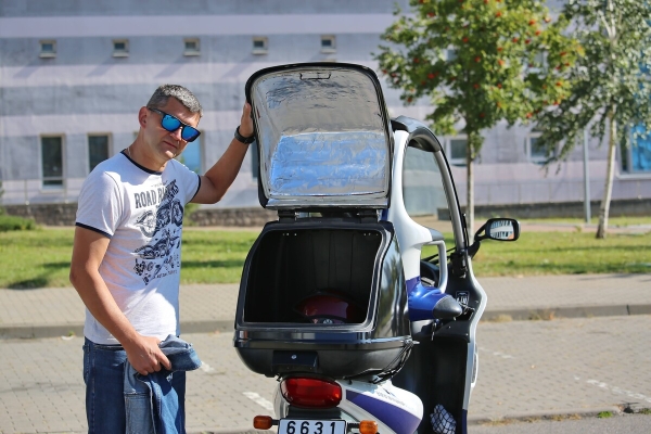 «Покупал за $2 200, но для меня — цены ему нет!» Белорус приобрёл редкий скутер BMW C1 «Покупал за $2 200, но для меня — цены ему нет!» Белорус приобрёл редкий скутер BMW C1