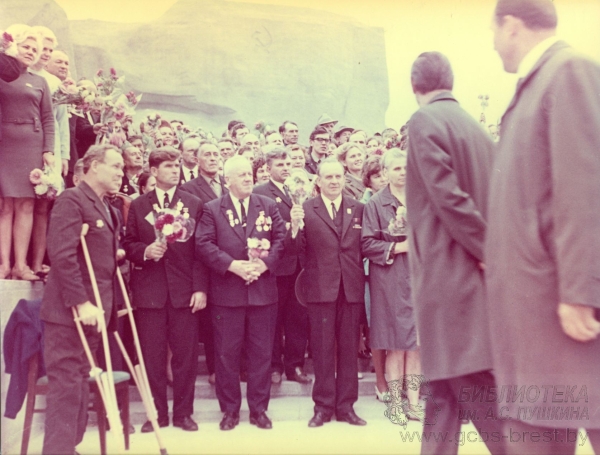 25 сентября 1971 был торжественно открыт мемориальный комплекс «Брестская крепость-герой» 25 сентября 1971 был торжественно открыт мемориальный комплекс «Брестская крепость-герой»