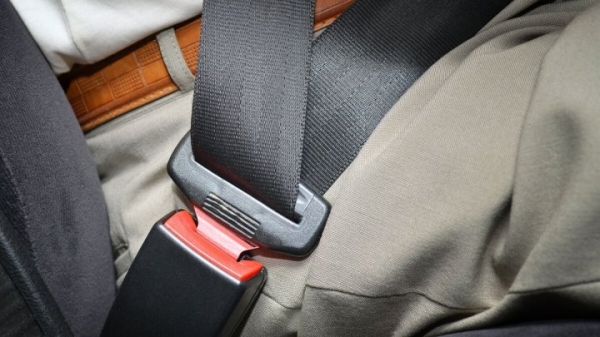 А вы правильно это делаете? Как нужно пристёгивать ремень безопасности А вы правильно это делаете? Как нужно пристёгивать ремень безопасности